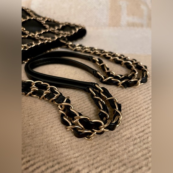 Chanel Cage Chain Tote Bag - Picture 7 of 9